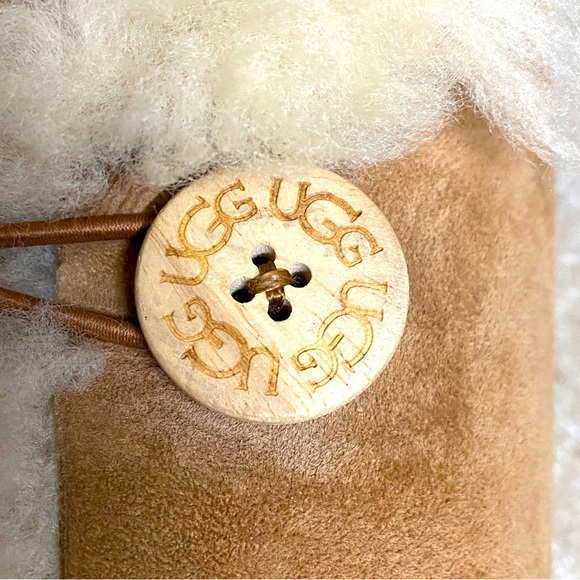 UGG Leather Boots, Size 7, Side Buttons - Picture 7 of 14